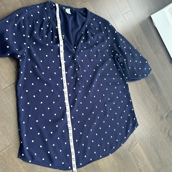 OLD NAVY Women’s Navy Blue & White Polka Dot Top, V-Neck High Low Hem Shirt, Top - Picture 7 of 8